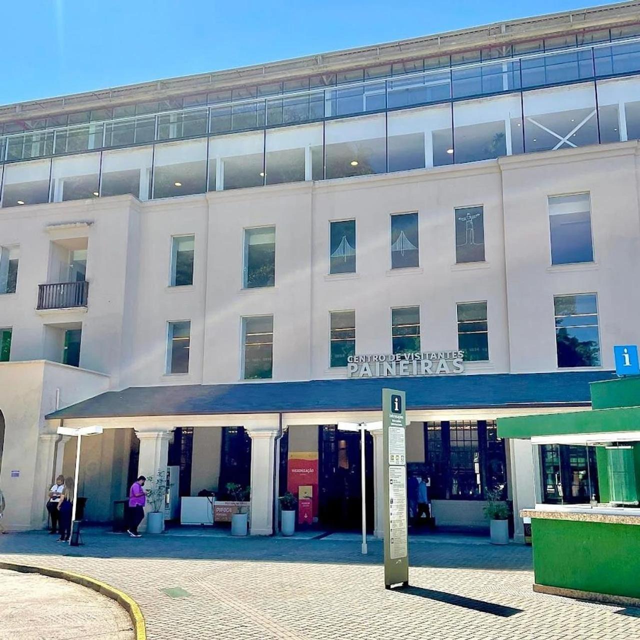 Must Leblon - Pacote: 4 Hospedes, + 1 Ticket Apartment